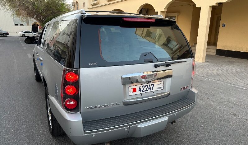 GMC Yukon XL 1500 2013 full