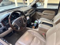 GMC Yukon XL 1500 2013 full