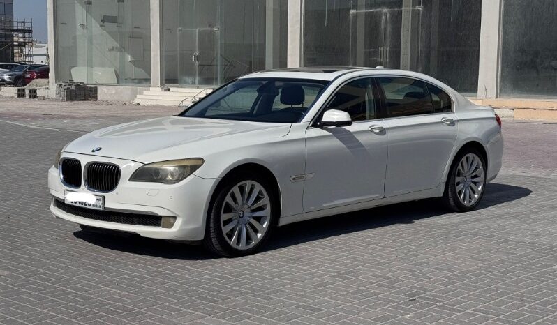 BMW 740i 2011 full