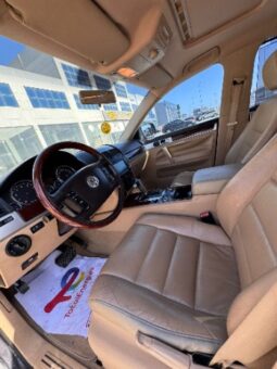 Volkswagen Touareg 2010 full