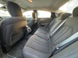 Chrysler 200 Series 2017 full