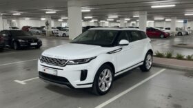 Range Rover Vogue. 2021