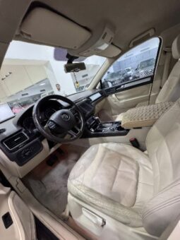Volkswagen Touareg 2012 full