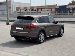 Porsche Cayenne 2011 full