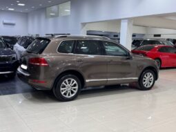 Volkswagen Touareg 2012 full