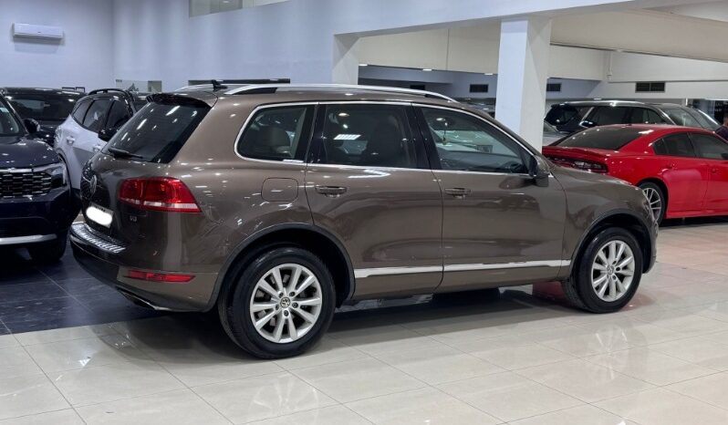 Volkswagen Touareg 2012 full