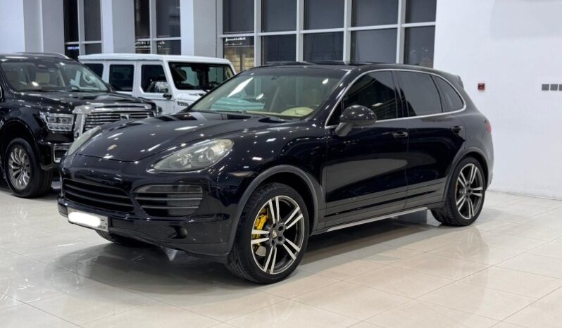 Porsche Cayenne S 2012 full