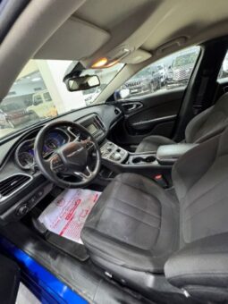 Chrysler 200 Series 2017 full