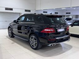 Mercedes Benz ML63 AMG 2013 full