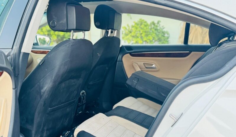 Volkswagen Passat 2012 full