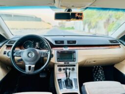 Volkswagen Passat 2012 full