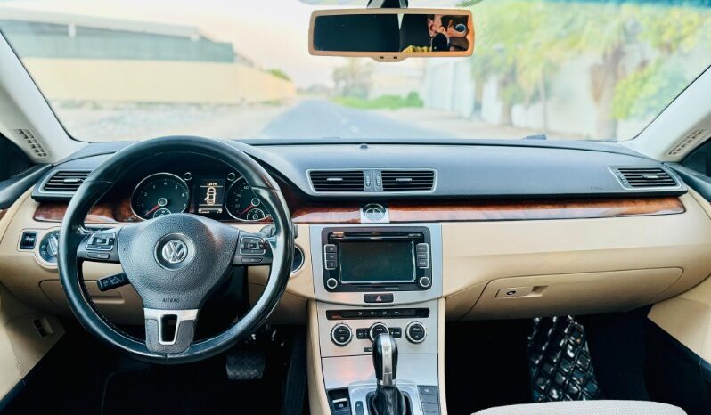Volkswagen Passat 2012 full