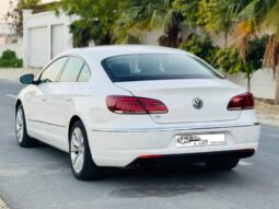Volkswagen Passat 2012 full