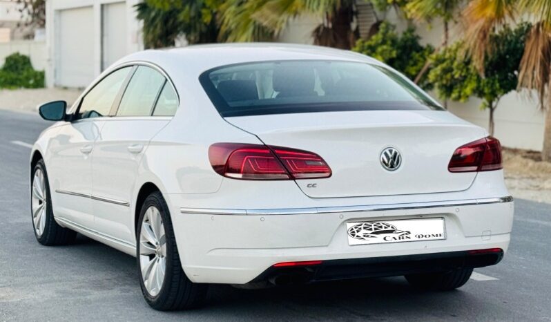 Volkswagen Passat 2012 full