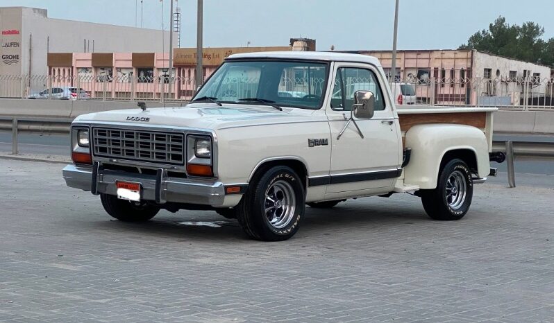 Dodge Ram 1500 1985 full
