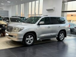 Toyota Land Cruiser 2010 full