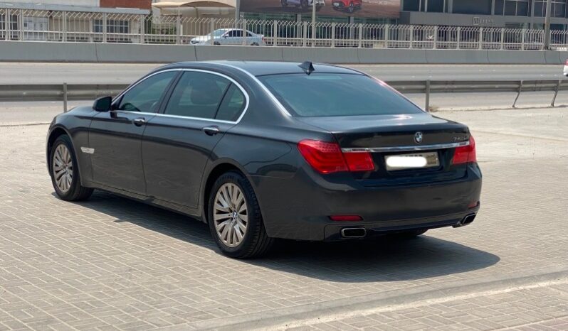 BMW 740i 2011 full