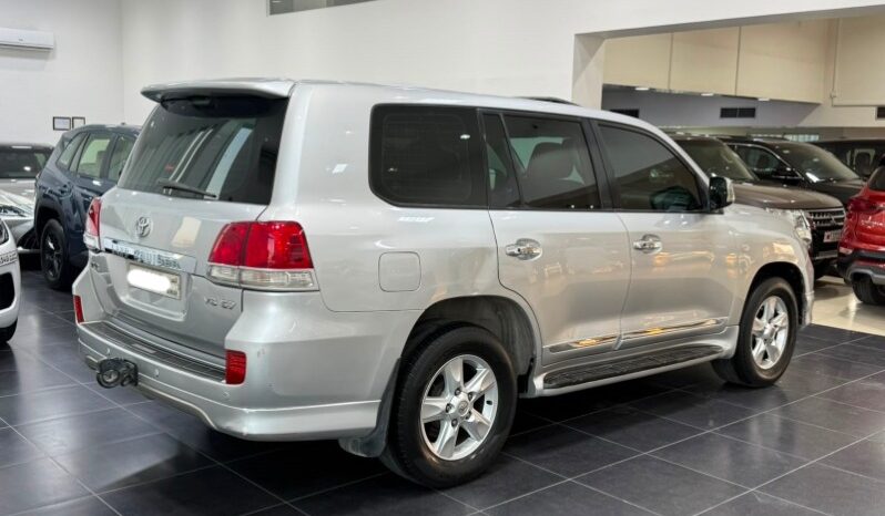 Toyota Land Cruiser 2010 full