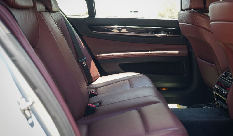 BMW 740i 2010 full