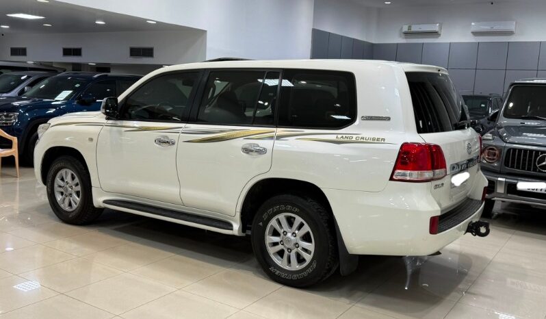 Toyota Land Cruiser 2010 full