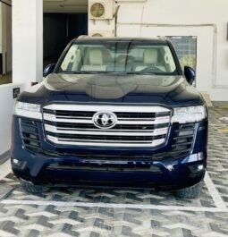 TOYOTA LAND CRUISER GXR 2023 full