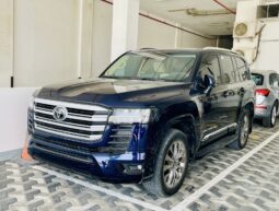 TOYOTA LAND CRUISER GXR 2023 full